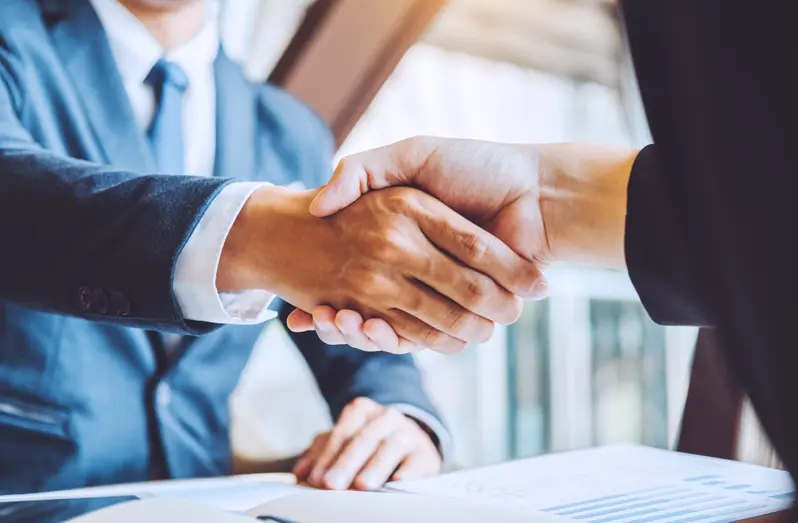 Summit-Financial-of-South-Carolina-financial-people-shaking-hands